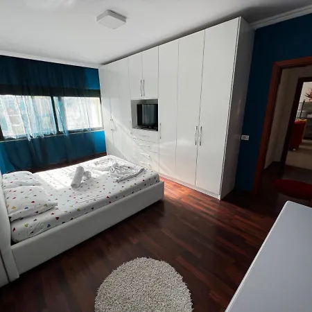Urban Apartamento *
